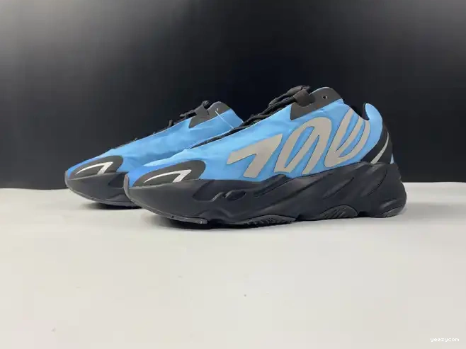 'Bright GZ3079 MNVN Cyan' Boost Yeezy 700 ADIDAS 0606